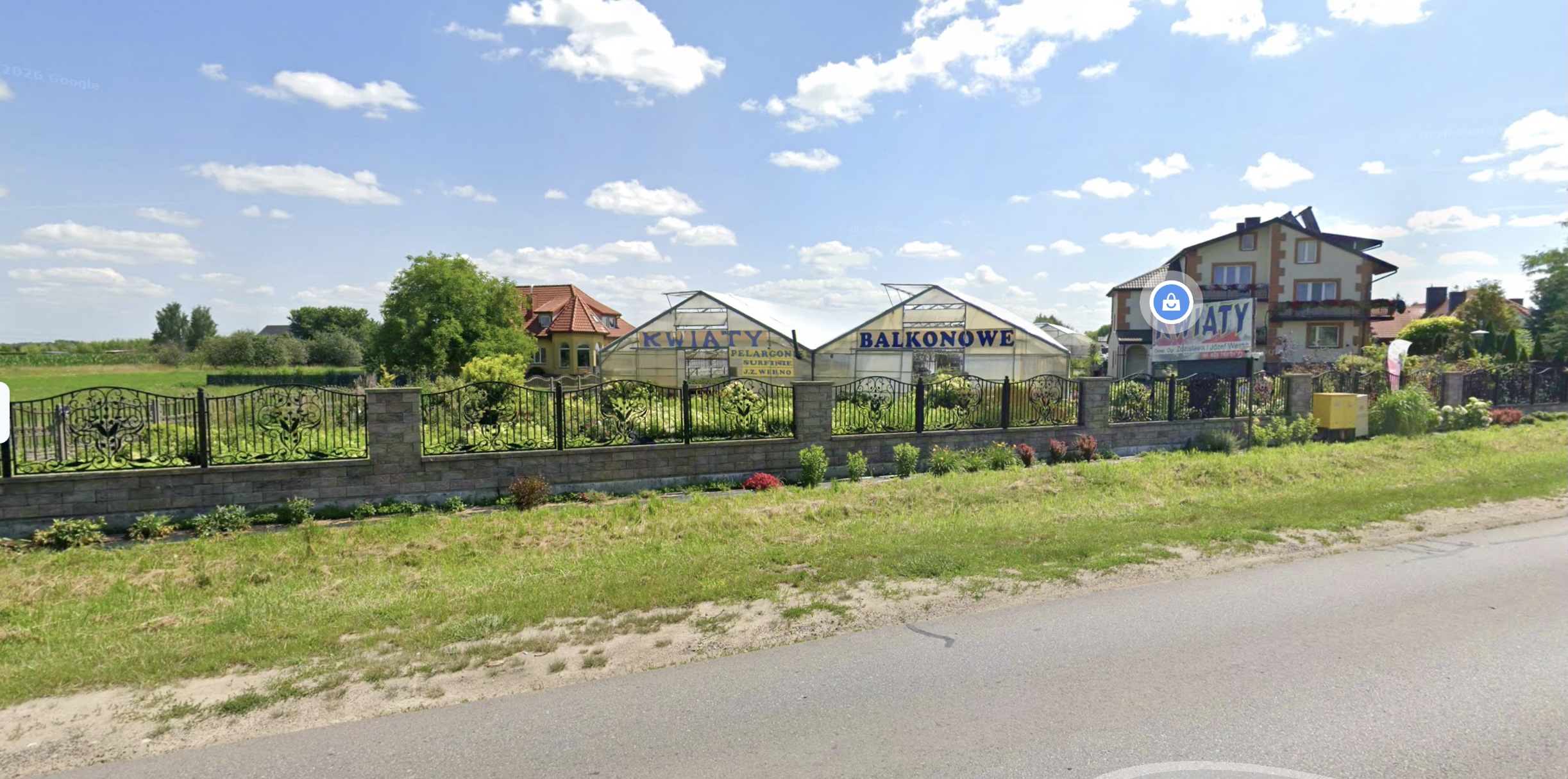 Widok szkółki i szklarni od strony ulicy